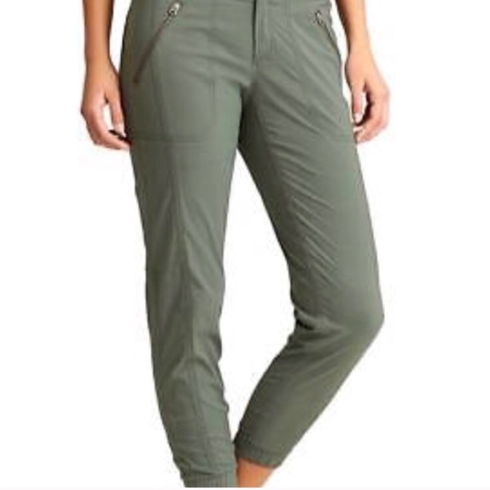 Beautiful/Comfortable Athleta Green Joggers.